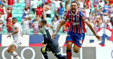 Artigo: Com 2 gols de Gilberto, Bahia vence o Fluminense e segue vivo no Brasileirão