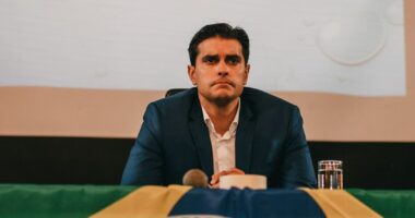 Artigo: Aleluia sai em defesa de João Roma após Elmar chamar ministro de “traidor”