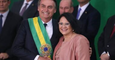 Artigo: Damares é cobrada por cantora após silêncio sobre chuva no estado