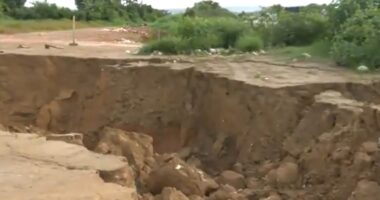 Artigo: Chuva abre cratera em rua de Vitória da Conquista