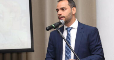 Artigo: Vereador é favorito para ser candidato a suplente de Otto, diz coluna