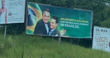 Artigo: Roma tem outdoors espalhados ao lado de Bolsonaro exaltando Auxílio Brasil