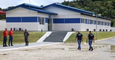 Artigo: Mulher é morta a tiros por grupo na Ilha de Itaparica