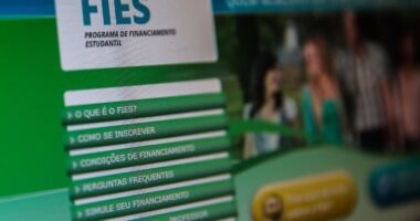 Artigo: Estudantes inadimplentes já podem renegociar dívidas com Fies