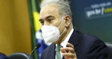 Artigo: Governo reduz para 7 dias isolamento de pacientes com covid-19