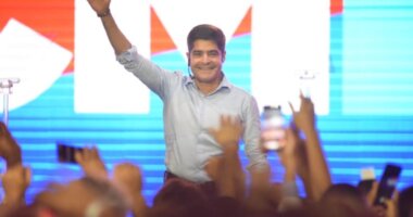 Artigo: Mesmo com lugar alterado, evento de Neto nas ruas de Itabuna é um fiasco, diz site