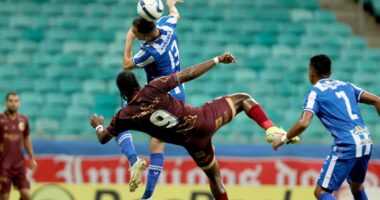 Artigo: Ainda sem renovação, Bahia pode perder Rodallega no segundo semestre