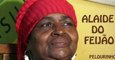 Artigo: Alaíde do Feijão é sepultada em Salvador