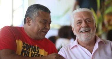 Artigo: Deputado federal do PT é tratado como possível ministro de Lula em evento