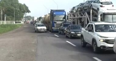 Artigo: Protesto causa longo congestionamento na BR-324