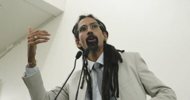 Artigo: Vereador de Feira denuncia ‘sequestro’ de seu assessor pela Guarda Municipal