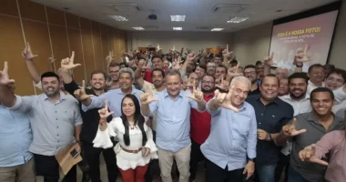 Artigo: Jerônimo reúne 100 prefeitos, vices e presidentes de consórcios intermunicipais