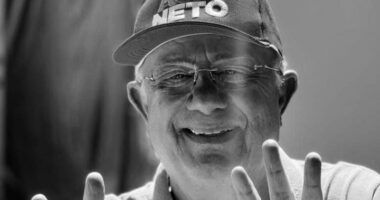 Artigo: Zé Ronaldo não comparece a evento de ACM Neto