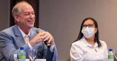 Artigo: Após escolher Ana Paula como vice, Ciro Gomes volta a Salvador