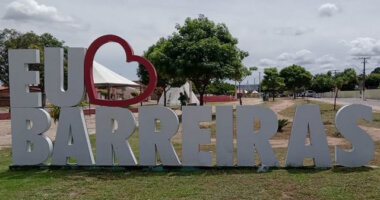 Artigo: Bahia: candidato a deputado rifa o notebook por dívidas de campanha e culpa partido