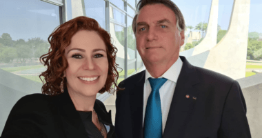 Artigo: Bolsonaro e Carla Zambelli discutem durante jantar do PL, diz colunista