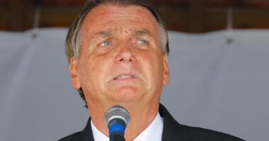 Artigo: O Globo: aliados aconselham Bolsonaro a não comparecer a julgamento no STF