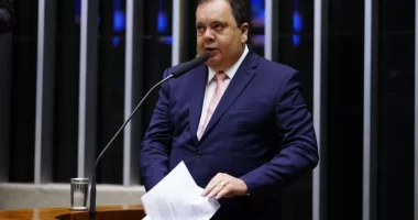 Artigo: Elmar quebra o silêncio sobre saída de nome do UB de ministério; entenda