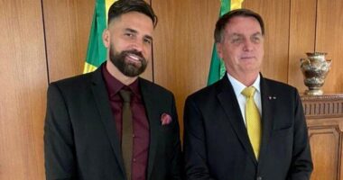 Artigo: Após derrota nas urnas, Latino defende Bolsonaro: “Ele é um vencedor”