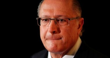 Artigo: A pedido de Dilma, Alckmin é indicado a cargo no banco do Brics