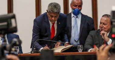 Artigo: Jerônimo participa de posse de novos deputados nesta quarta (1°)