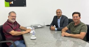 Artigo: Nilo posta foto de reunião com deputados bolsonaristas