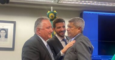 Artigo: Prefeitos e deputados: chegada de Ronaldo Carletto turbina o Avante e enfraquece o PP