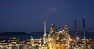 Artigo: Presidente revela investigação sobre venda de refinaria baiana por Bolsonaro