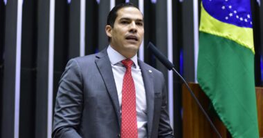 Artigo: Após atuação no Congresso, Gabriel Nunes exalta retomada das obras do Parque Eólico de Canudos: ‘Marco para a Bahia’