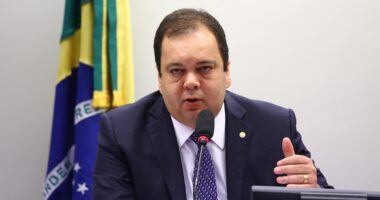 Artigo: Governo tem Elmar e ministros do UB em planos de olho em 2026
