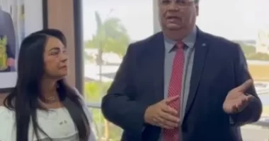 Artigo: Dino se reúne com prefeita e anuncia doação de câmeras para policiais baianos