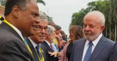 Artigo: Baiano participa de encontro ao lado de Lula na África
