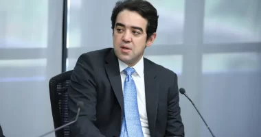 Artigo: Baiano pode assumir lugar de Barroso no STF em 2026, diz site