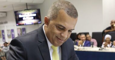 Artigo: Após renuncia, nome do UB é empossado em Mata de São João