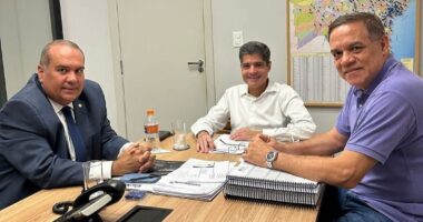 Artigo: Após ir aos EUA, ACM Neto retorna a Salvador e retoma atendimentos