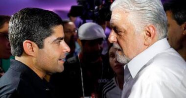 Artigo: ACM Neto cita “charme” de Jaques Wagner: “tem brilho e liderança política nata”