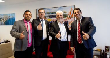 Artigo: 2024: Dr. Lucas recebe benção de Jaques Wagner para disputa em Souto Soares