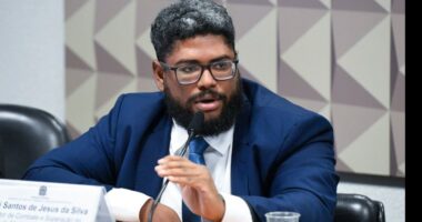 Artigo: Jornalista baiano reage após demissão de pasta em Brasília