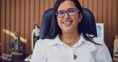 Artigo: Novamente vice de Bruno, Ana Paula desperta críticas por trabalho na Saúde