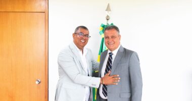 Artigo: Com as bençãos do PT baiano e presença de Wagner, prefeito da Lapa lança nome à reeleição