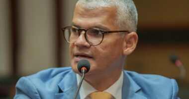 Artigo: 2024: Pablo Roberto anuncia desistência de candidatura em Feira