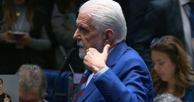 Artigo: Senador aliado xinga Wagner, coloca o dedo na cara e o acusa de não ter palavra