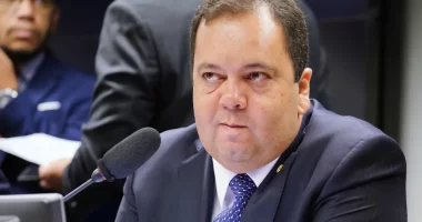 Artigo: PF revela quanto parentes de Elmar receberam de empresários investigados pela Overclean