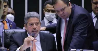 Artigo: Costura de ex-aliado pode barrar Elmar Nascimento no TCU