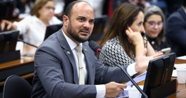 Artigo: Capitão Alden critica Jerônimo por envolver MST em evento com educadores