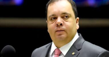 Artigo: Destino de Elmar deve ser ministério de Lula, dizem aliados