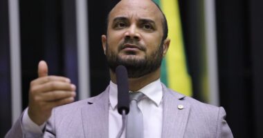 Artigo: Capitão Alden denuncia comandante-geral da PM ao MP-BA por abuso de poder e improbidade administrativa