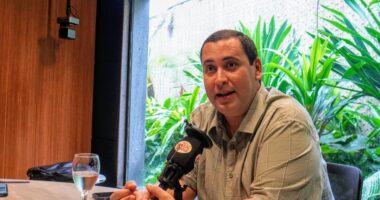 Artigo: Éden ironiza inicio de julgamento e diz que Bolsonaro terá um “encontro com a justiça”