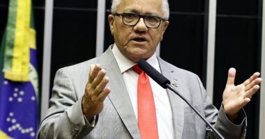 Artigo: Josias Gomes cotado para o Tribunal de Contas da Bahia