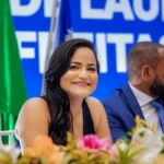 Artigo: Após eleição, Débora Regis exonera 104 funcionários comissionados em Lauro de Freitas